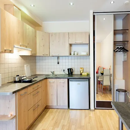 Daire Cozy 1 Bedroom In Quiet Center
