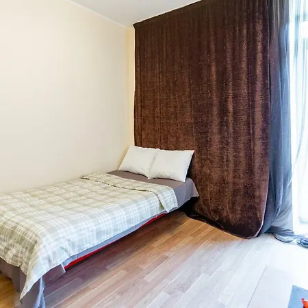 Cozy 1 Bedroom In Quiet Center アパート