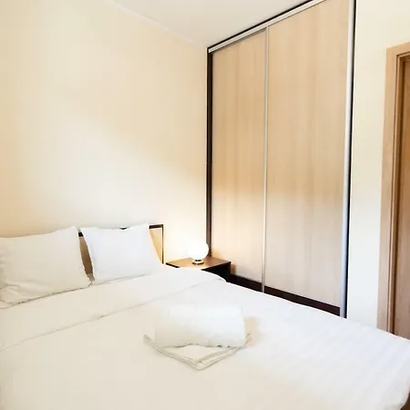 Cozy 1 Bedroom In Quiet Center